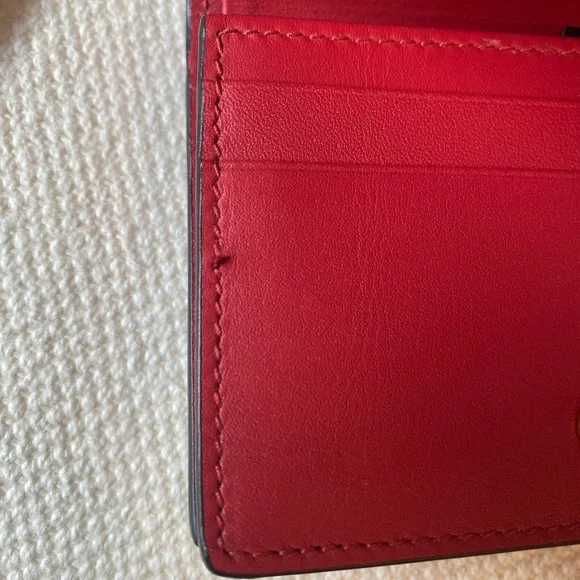 GUCCI GG Supreme
Canvas Mystic Cat
Compact Wallet - Picture 9 of 13